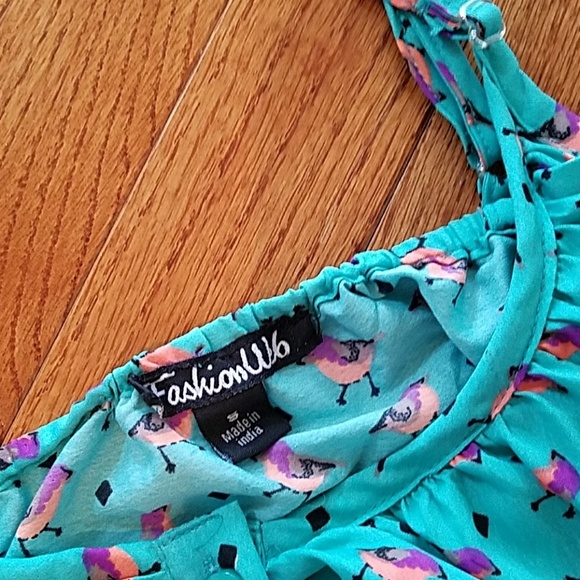 Like new, super cute romper, size Small - Picture 5 of 6